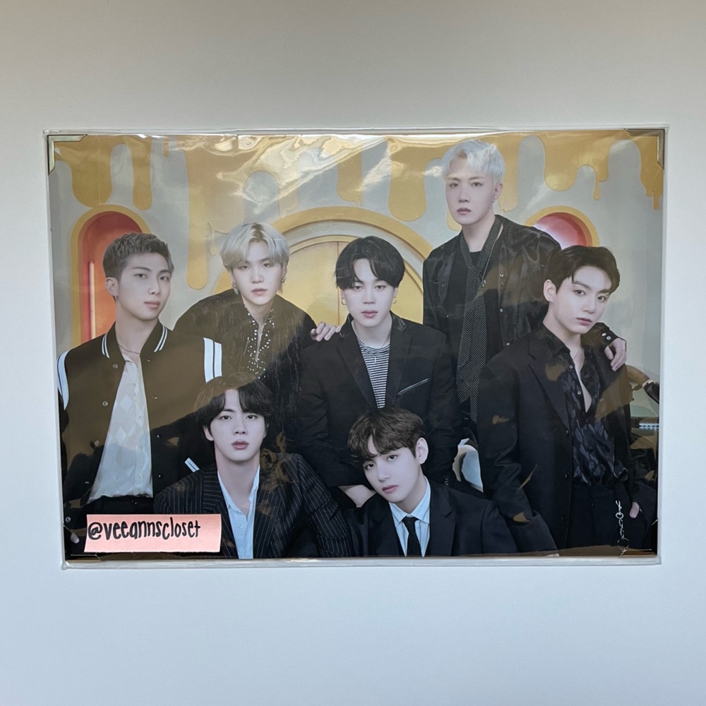 BTS PTD OT7 Group Premium Photo + Concert confetti